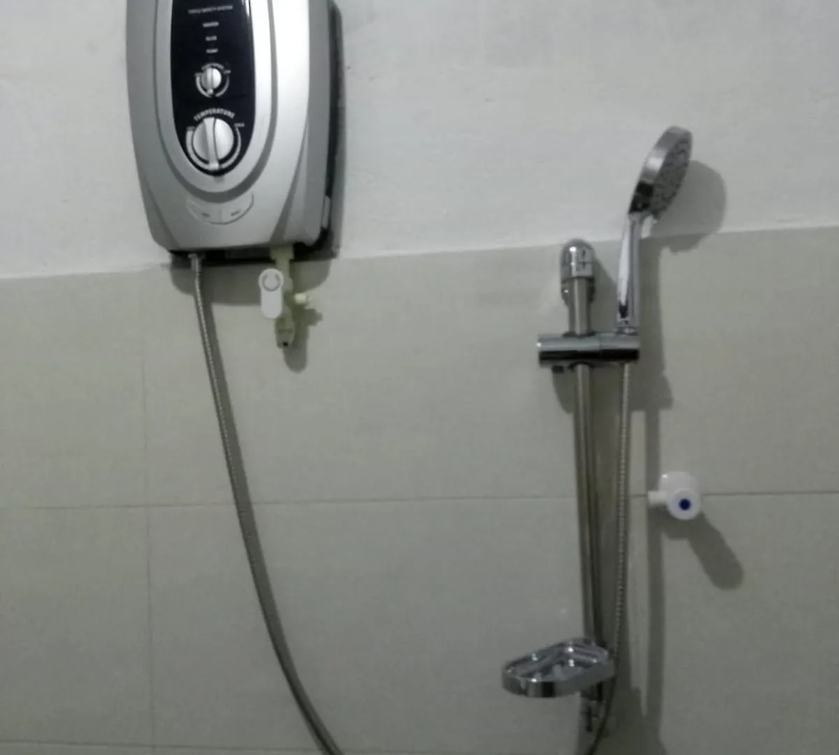 Eecs Transit And Budget Homestay Katunayake Hostel