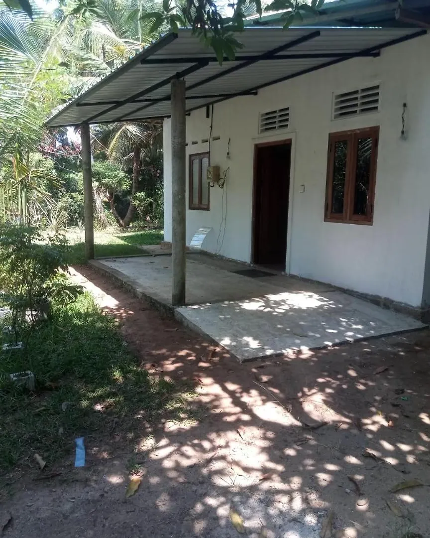 Hostel Eecs Transit And Budget Homestay Katunayake