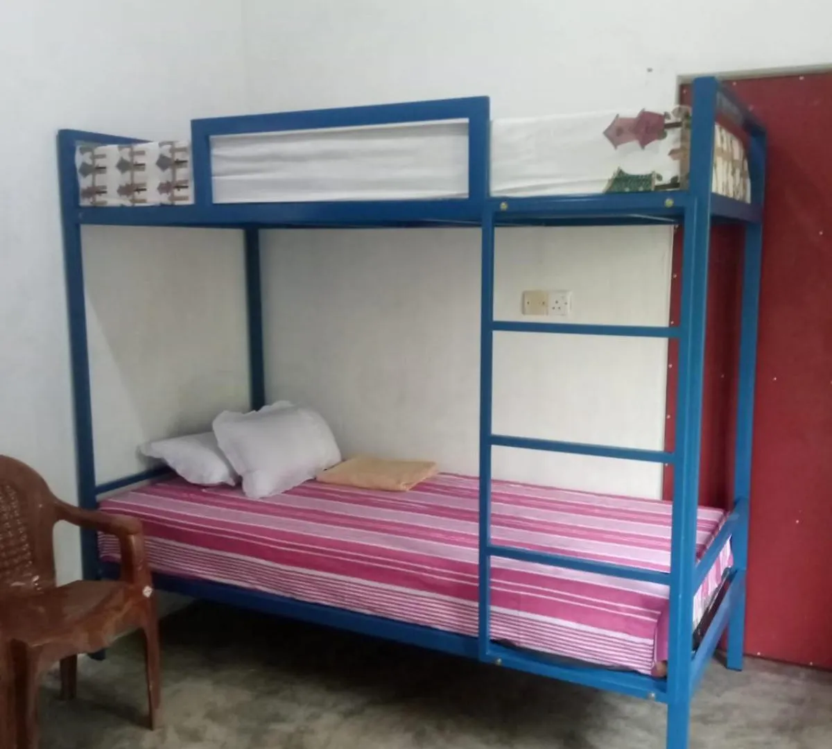 Eecs Transit And Budget Homestay Katunayake Hostel