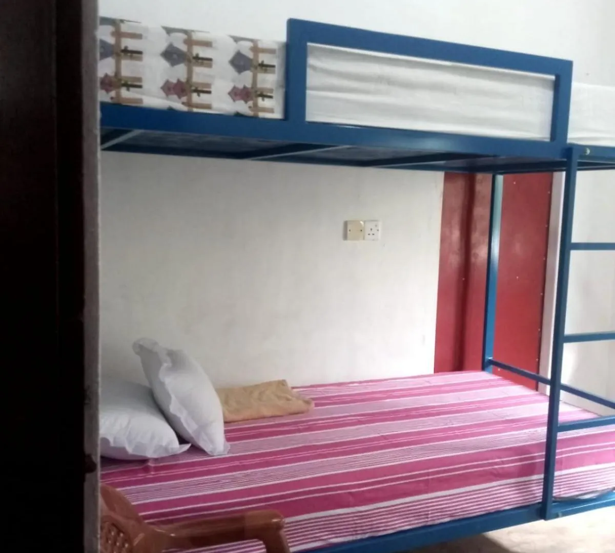 Hostel Eecs Transit And Budget Homestay Katunayake