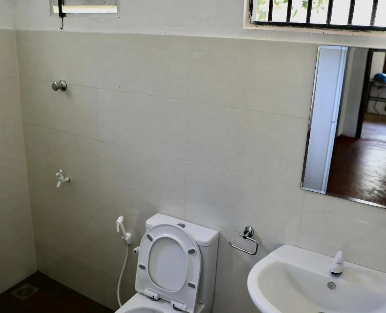 Eecs Transit And Budget Homestay Katunayake